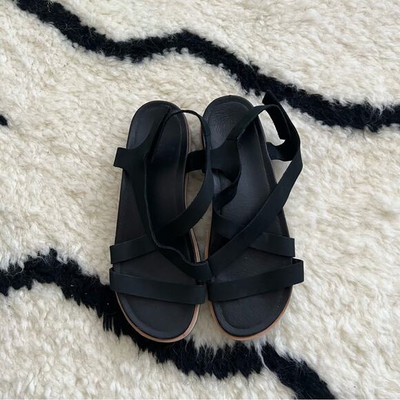 Merrell Juno Black Leather Backstrap Sandals - Picture 2 of 7